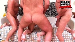 old and young gangbang alysa: Blowjob, Doggy & Cowgirl Porn - 经典欧美