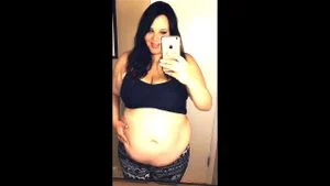 丰满的大码女士称重