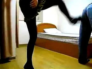 亚裔女孩展现强势魅力