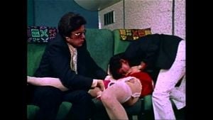 《爱之航班》（美国 1975）
