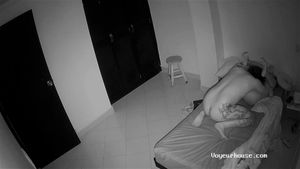 热情业余情侣享受美妙夜战