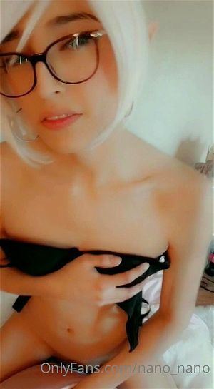 sexy nerdy tgirl humping a pillow: Asian, Shemale & Tranny Trans Porn - 经典欧美