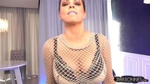 Ewa Sonnet RUBBING PUSSY LIPS: Mature, Striptease & Huge Tits Porn - 经典欧美