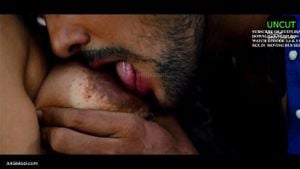 Indian girl having sex in public bus: Blowjob, Doggy & Hot Woman Porn - 经典欧美