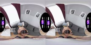 TmwVRnet - Eveline Dellai - 辣妹为她的朋友提供性帮助