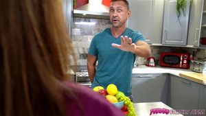 My stepdaughter sucked me off in front of my wife ft. Chloe Cooper by Perved Family: Porn - 经典欧美