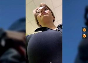 AngelAri 巧妙使用裸色胸罩