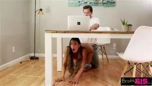 "Are You Okay Over There You Seem Kind Of Distracted?" Step Sis Rides My Dick During Online Class: Porn - 经典欧美