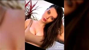 Lana Rhoades，一位备受瞩目的成人娱乐明星，以其独特的魅力和专业表演而闻名。她的作品涵盖了多样化的成人内容类别，展现成熟女性的自信与性感。探索她的精彩作品，体验高品质的成人娱乐体验。