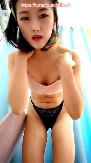 携带爱妻外出约会各类优质单身男士，性爱姿势新颖别致，娇妻的呻吟声悠长动听！