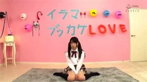 Mihina Nagati 在吸吮和深喉大鸡巴时喜欢颜射