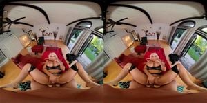 VR Bangers 与性感曲线心理学家 Bridgette B 进行肛门治疗 VR 色情
