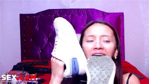My Fetish is licking shoes by SEX.CAM: Webcam Show, Webcams & Feet Licking Porn - 经典欧美