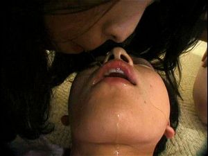 日本女同激情湿吻