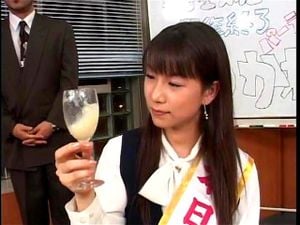 Office lady has a very busy day: Jav, Bukkake & Cum Swallowing Porn - 经典欧美