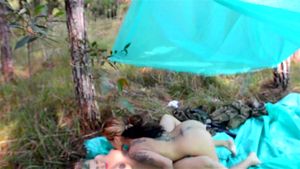 Latina pussy-eating outdoors in Jungle insurgent camp: Licking, Xvideos & Colombian Porn - 经典欧美