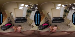 致命硬核VR - 柔韧熟女为你脱衣，再张开双腿迎接你的阴茎