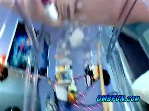 OMBFUN 振动器的破坏将美味的阴部汁液留在椅子上
