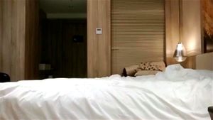 美丽的姑娘。只付钱