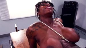 Ebony Goddess: Licking, Big Tits & Big Ass Porn - 经典欧美