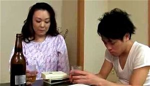 Japanese Mom with Son Drink And Fuck: Onlyfans, Stepmom & Mom Son Porn - 经典欧美