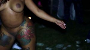how are these dudes not nuttin all ovr tha place: Stripchat, Twerking & Fat Asses Porn - 经典欧美