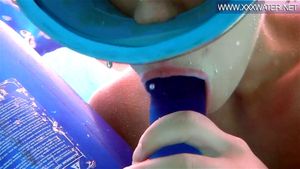 Hungarian pornstar Minnie Manga enjoys riding toy underwater by Underwater Show: Porn - 经典欧美