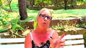 Marie, 35, beautician with a big ass and glasses by Jacquie et Michel TV: Amateur, Milf & Facial Porn - 经典欧美