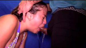 Melanie gives a messy blowjob: Xvideos, Bikini & Head Porn - 经典欧美