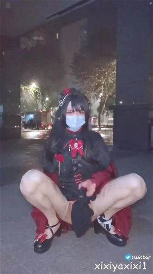 伪娘隔着内裤射精