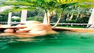 Black And White Simple AZZ: Bongacams, Huge Boobs & Girl On Girl Action Porn - 经典欧美