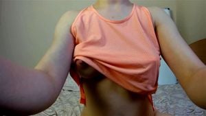 小而浮肿的乳头