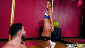 JADA STEVENS + KELSI MONROE (双人激情PMV)