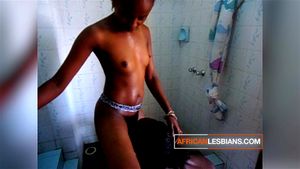 BIG ASS EBONY LESBIANS in a hot soapy shower buried their tongues DEEP in each others JUICY PUSSY: Porn - 经典欧美