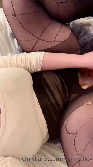 丰满熟女 自慰棒 多毛私处 下垂巨乳