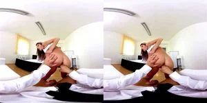 BaDoink VR 与苗条保姆 Gina Gerson 的虚拟现实情色体验
