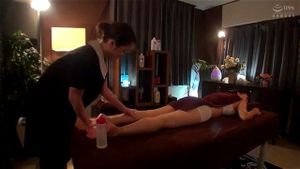 Japanese beauty lesbian massage: Doggy, Cowgirl & Missonary Porn - 经典欧美