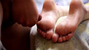 cum on her soles: Feet, Cum On Feet & Cum On Soles Porn - 经典欧美