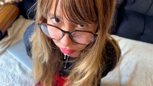 My STEP SIS was masturbating watching hentai and punished her with a facial CUMSHOT: Porn - 经典欧美