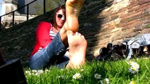 French Barefeet Nanny: Babe, Big Ass & Xnxx Porn - 经典欧美