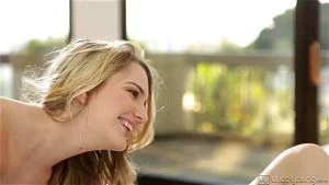College Girls Tara Morgan and Kenna James by Girlsway: Licking, Lesbian & Fingering Porn - 经典欧美