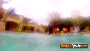 Pussy licking at the pool party with swingers that wants to fuck before arriving in the red room.: Porn - 经典欧美