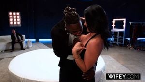WIFEY Anal-Craving Hotwife Nadia White Gapes Wide Open For BBC ft. Ariel Adore & Jax Slayher: Porn - 经典欧美