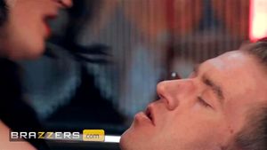 Brazzers - Krissy Lynn Is One Sneaky Stripper And Seduces Danny D Big Cock: Porn - 经典欧美