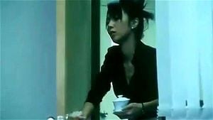 《赤裸毒药（2000）》。一部经典成人影片，展现性感魅力与激情诱惑。剧情围绕成年角色间的权力游戏展开，充满挑逗与刺激。适合喜爱成熟主题的观众。探索欲望与控制的边界，带来极致视觉享受。