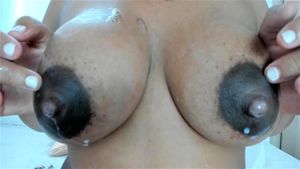 Bigmom 的母乳和肛交表演