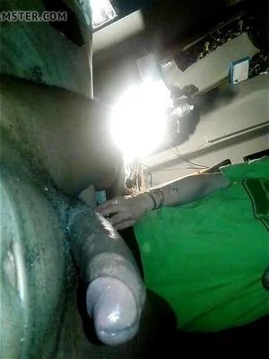 我的母狗给了邋遢的上衣