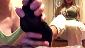 Two girls enjoy their feet: Pornhub, Feet Worship & Stinky Feet Porn - 经典欧美