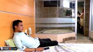 成熟丰满女士的激烈性爱