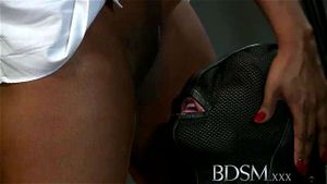 女主人Jasmine Webb BDSM探索:一场支配与臣服的感官盛宴。体验这位技艺精湛的女主人如何引导一场充满激情与控制的游戏,挑战极限,释放深层欲望。适合寻求刺激与掌控的观众,探索权力交换的极致快感。